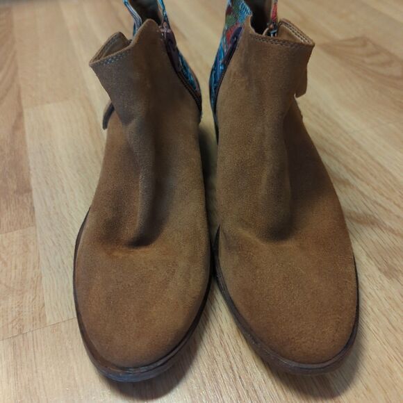 ALDO Boots Booties Womens 7.5 M Tan Suede Zip Southwest Aztec Ankle Zip - Picture 4 of 8